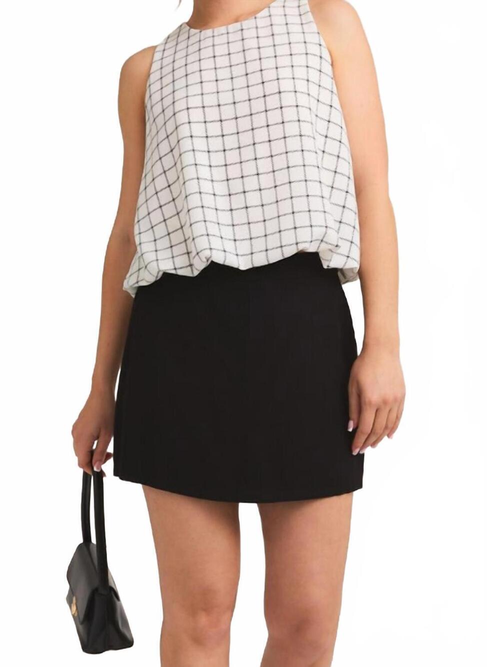 NEW GILLI round neck sleeveless bubble hem grid top in white black
